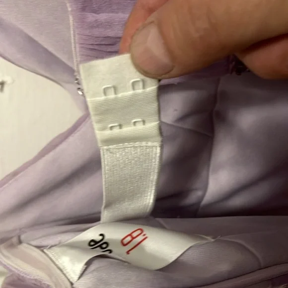 Like new !  100% silk chiffon , lilac color dress with beaded embellishments. - Picture 9 of 15